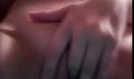 مامان و دختر مدرسه ای سگس هنده